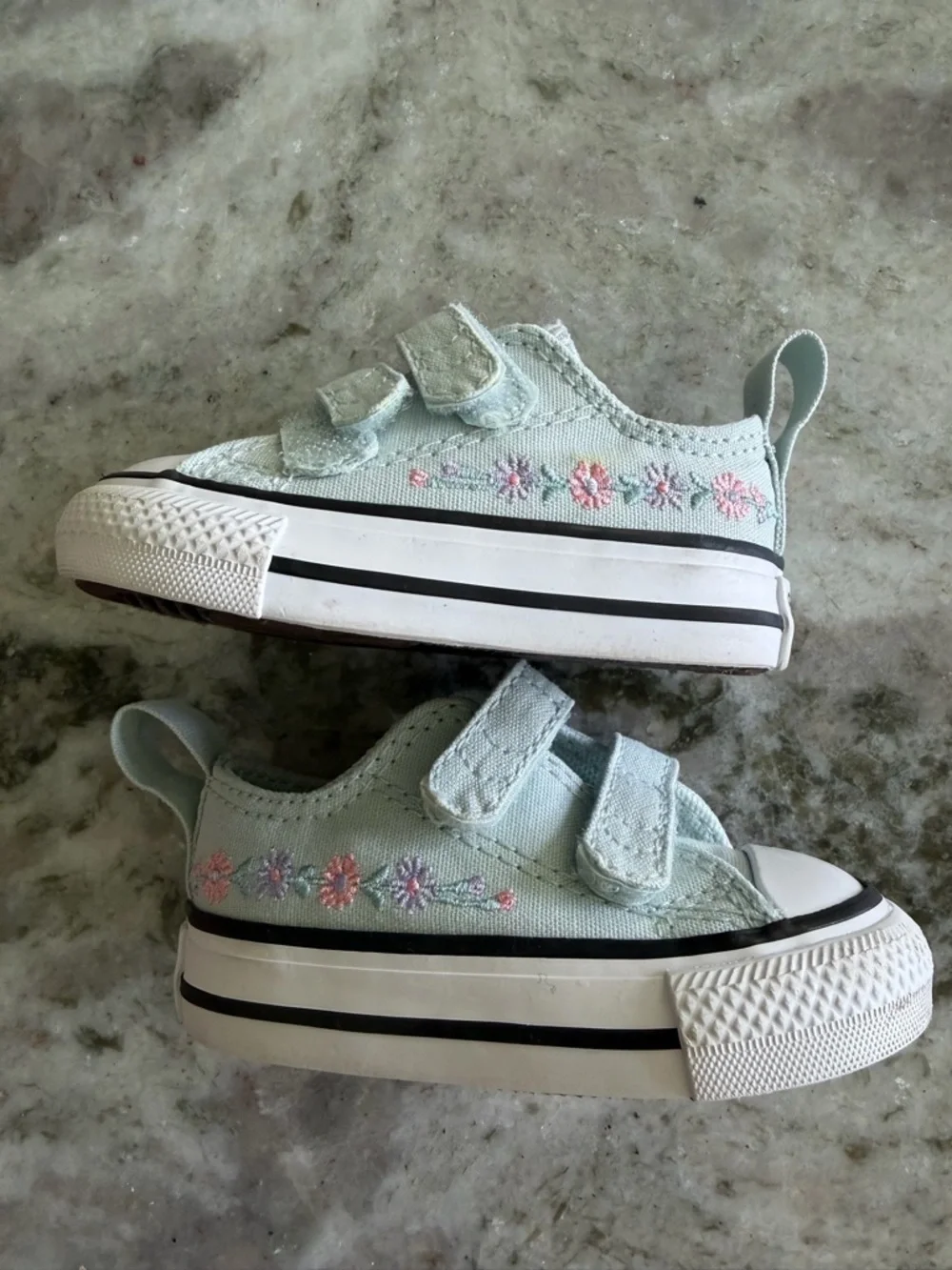 Chuck Taylor All Star Easy-On Embroidered Florals - 2
